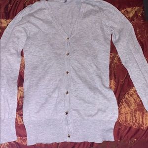 Fitted gray cardigan